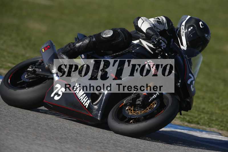 /Archiv-2024/02 29.01.-02.02.2024 Moto Center Thun Jerez/Gruppe schwarz-black/75